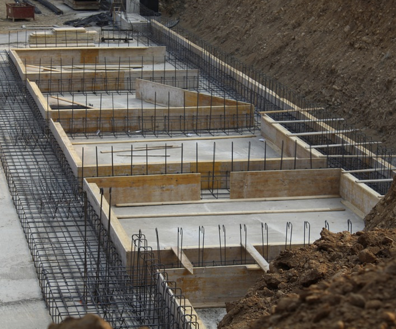 this image shows railroad ties retaining walls in Cerritos, California